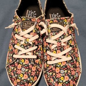Skechers Women's Floral Sneakers - Black, Pink, and Yellow Size 8.5